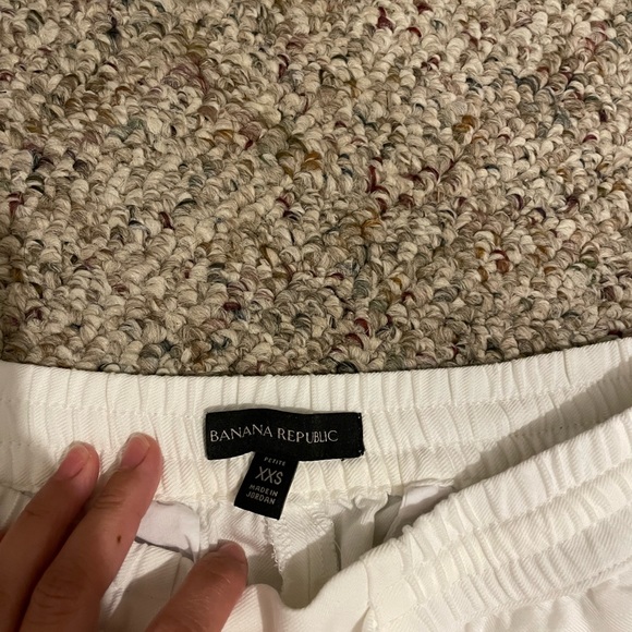 BANANA REPUBLIC PETITE JOGGERS - Picture 2 of 3